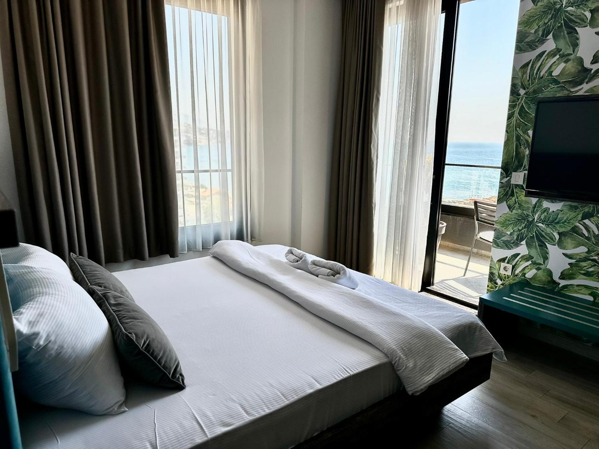 Hotel Del Medio ซูโตมอเร ภายนอก รูปภาพ