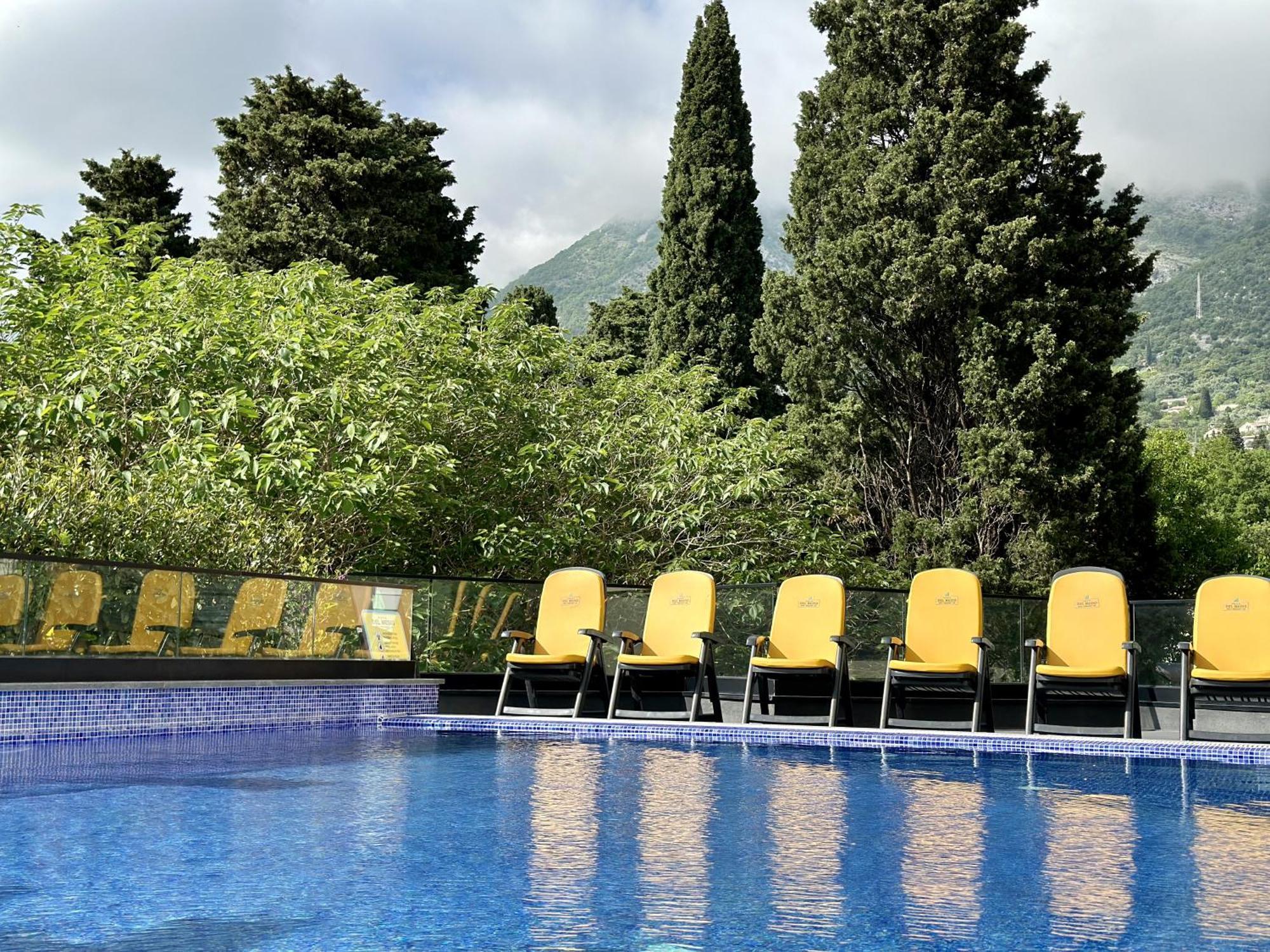 Hotel Del Medio ซูโตมอเร ภายนอก รูปภาพ